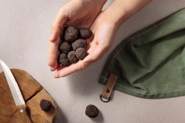 Second Class Fresh Winter Truffles (5g+ | Whole & Small Pieces | Economical)